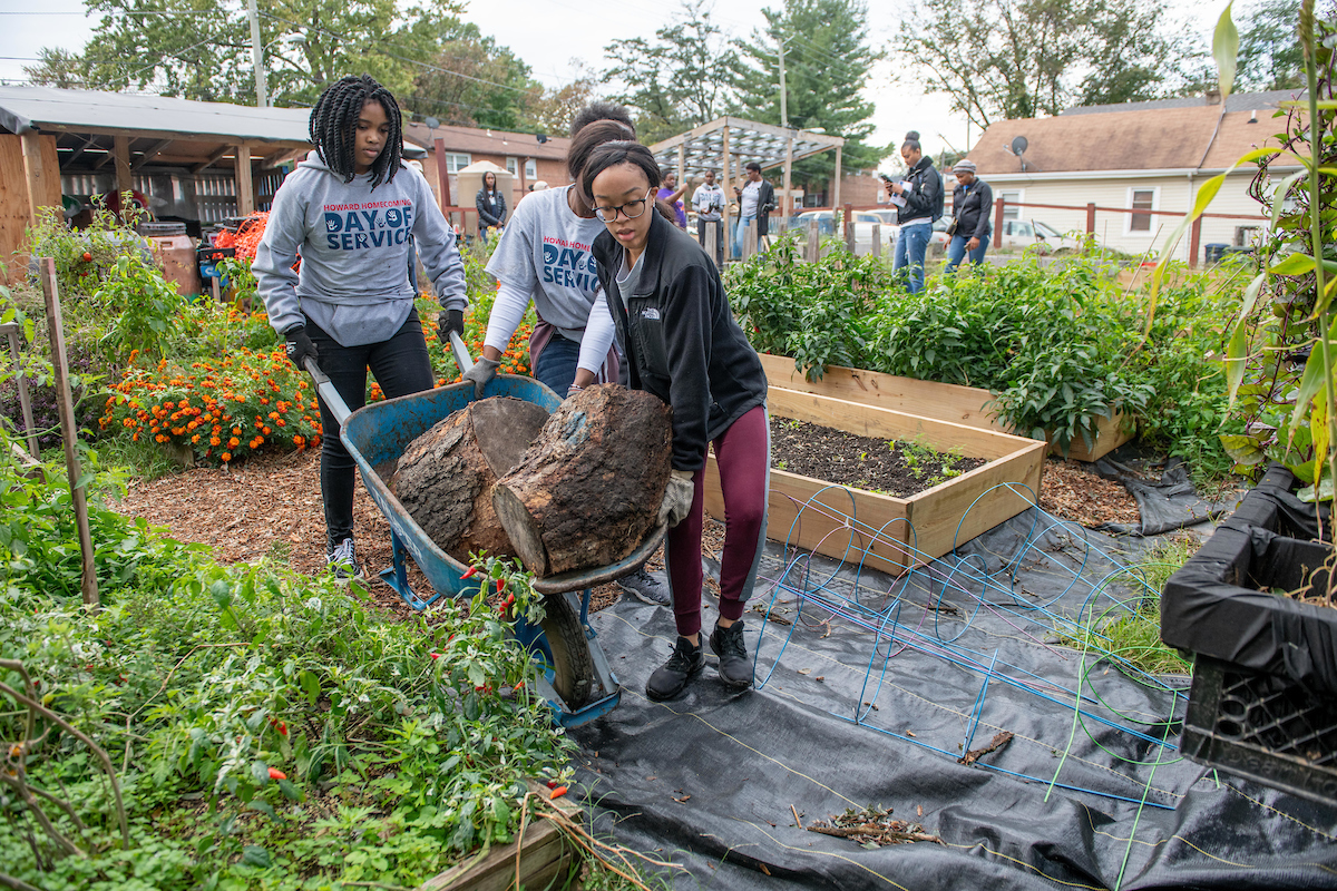 Students participating in HU Day of Service