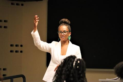 Bunche Center Director speaks with students about the importance of studying abroad